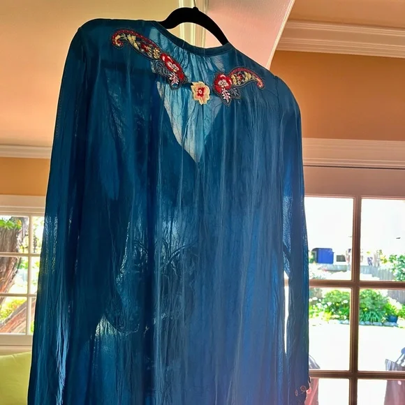 Long sleeve top by Johnny Was - Picture 4 of 10